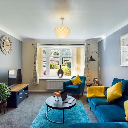 247 Serviced Accommodation In Telford- 3Br House Eksteriør bilde